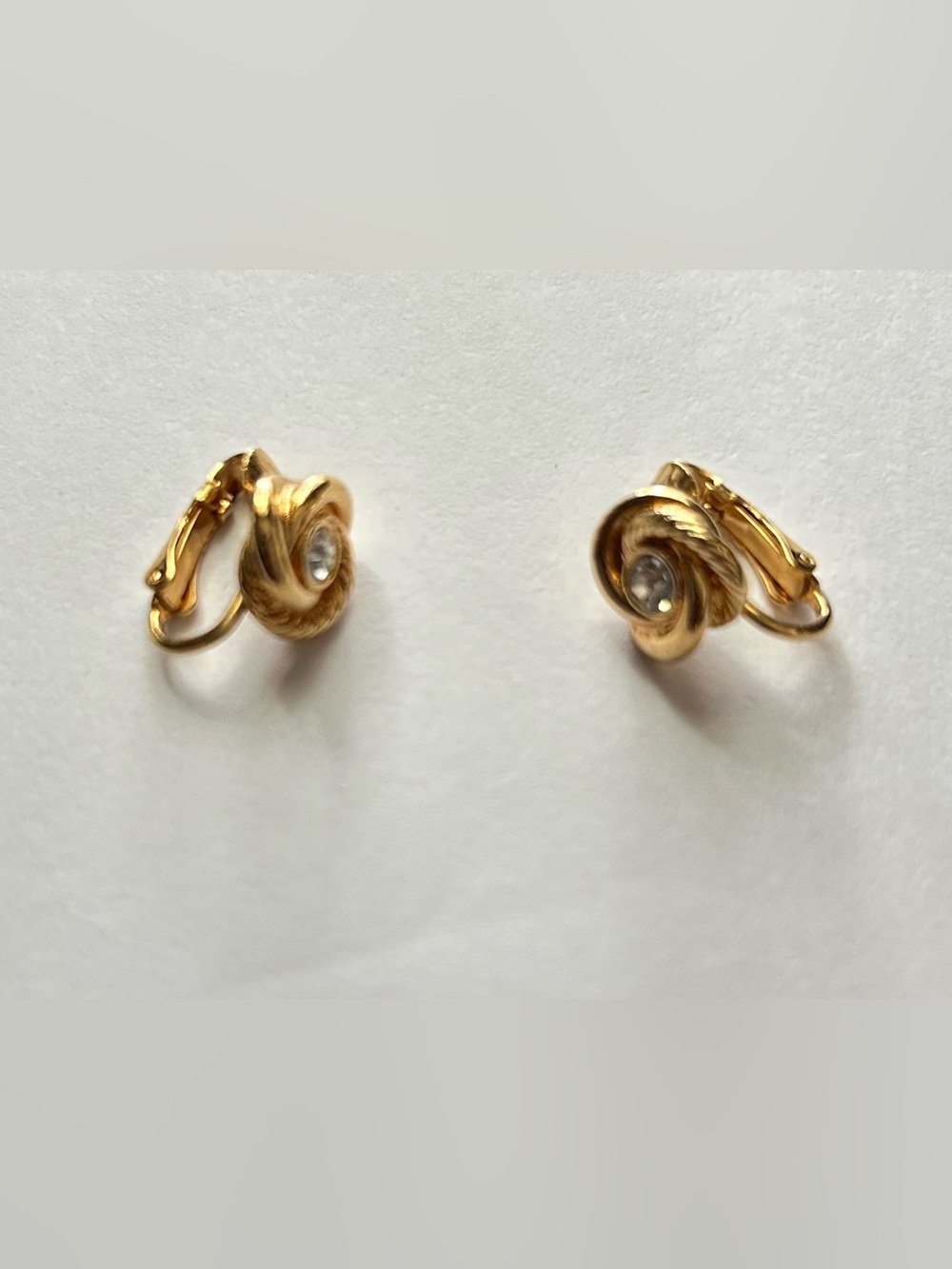 Vintage 1999 Gold-Tone Knot Clip Earrings.